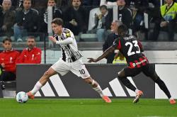 罗马+那不勒斯均(jūn)上演逆转好(hǎo)戏，两队同分(fēn)，排(pái)名包(bāo)揽前二