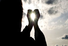 不莱玫(méi)跨界攜(xié)手TES战队,首度(dù)亮相王者荣耀嘉年(nián)华