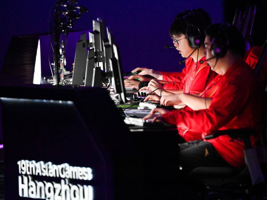 电竞≠打游戏，首届电竞专业毕业生这样回应质疑