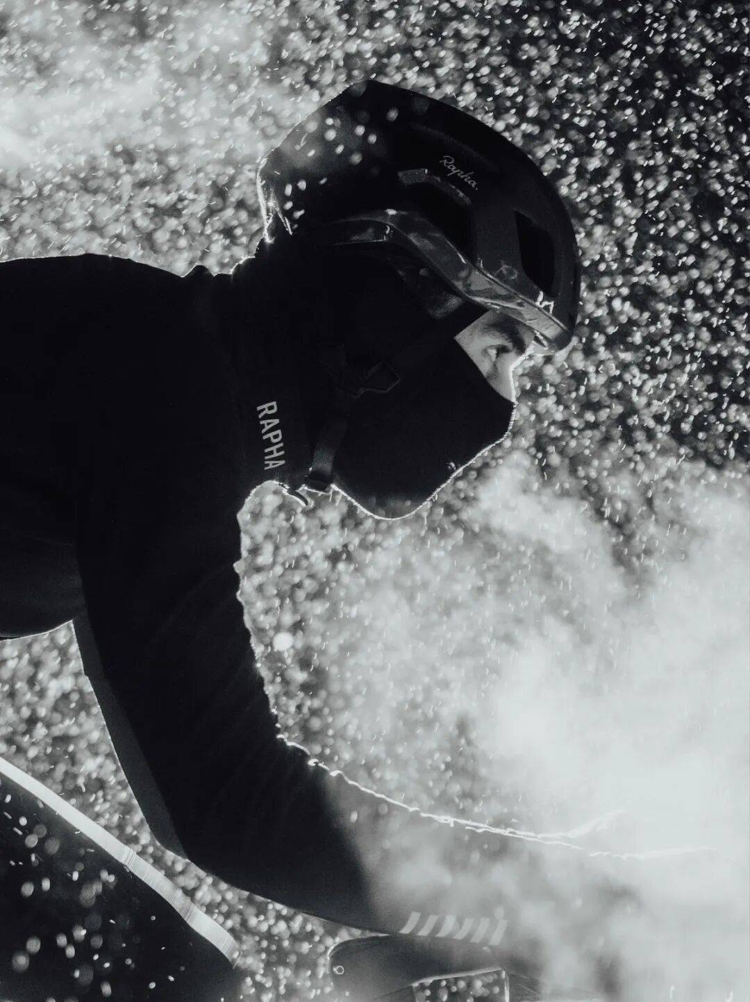 全新Rapha Pro Team Shadow：专为严苛的比赛与训练环境打造
