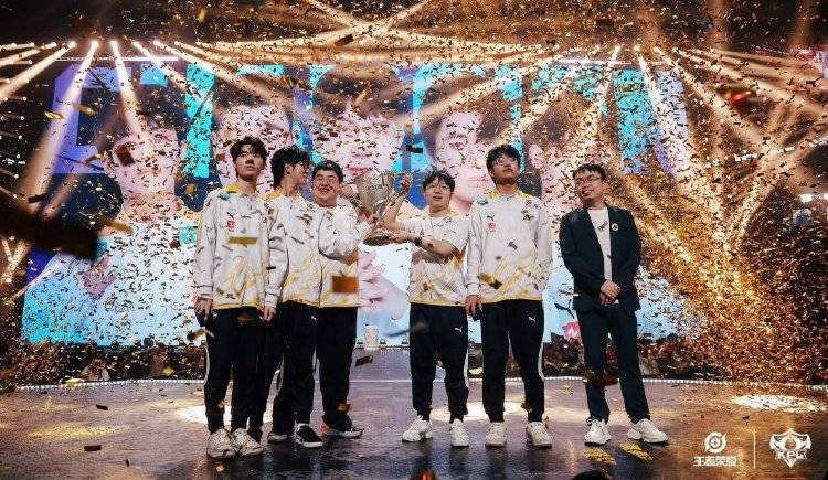 一支战队如何改变重庆电竞生态