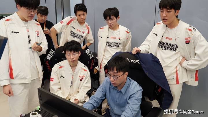 LOL最强全华班成为笑话！国一中被对位MVP，对手嘲讽：NA＞LPL