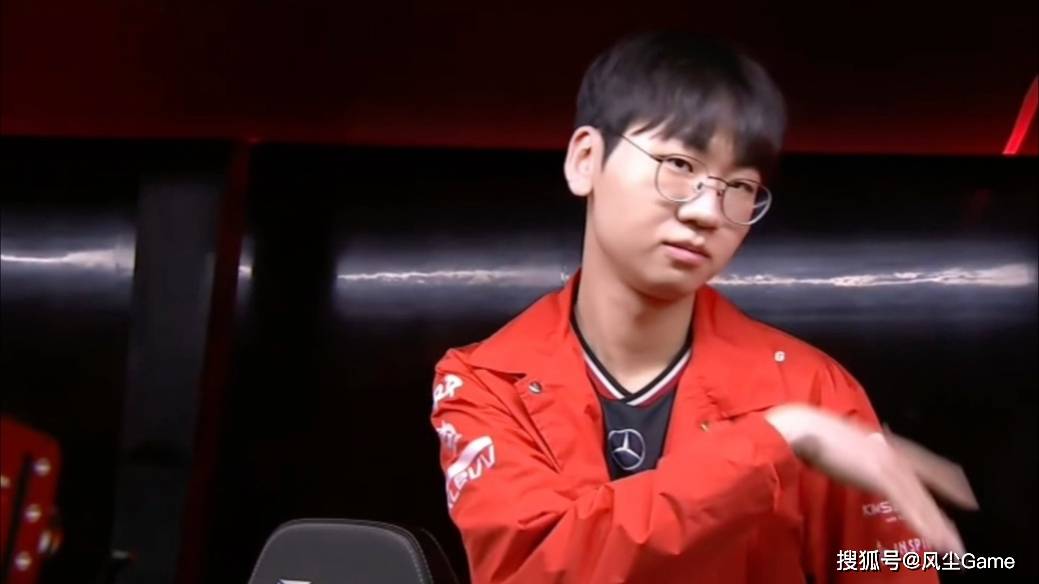 BLG赢比赛被观众喝倒彩！Knight自曝轻敌原因：训练赛几乎全胜