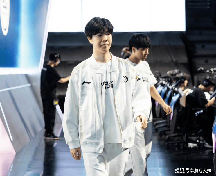 LPL冒泡赛门票公布，价格太高被网友抵制，是因为有IG战队所以涨价？