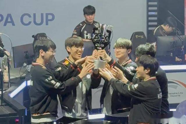 S15赛季末LOL赛事：LPL青黄不接，GEN打破14年传统租借Cryin