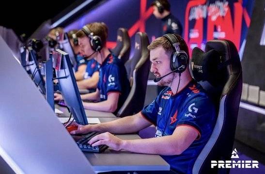 逆光代售福利：11月高燃电竞赛事盘点，参与竞猜解锁观赛福利～