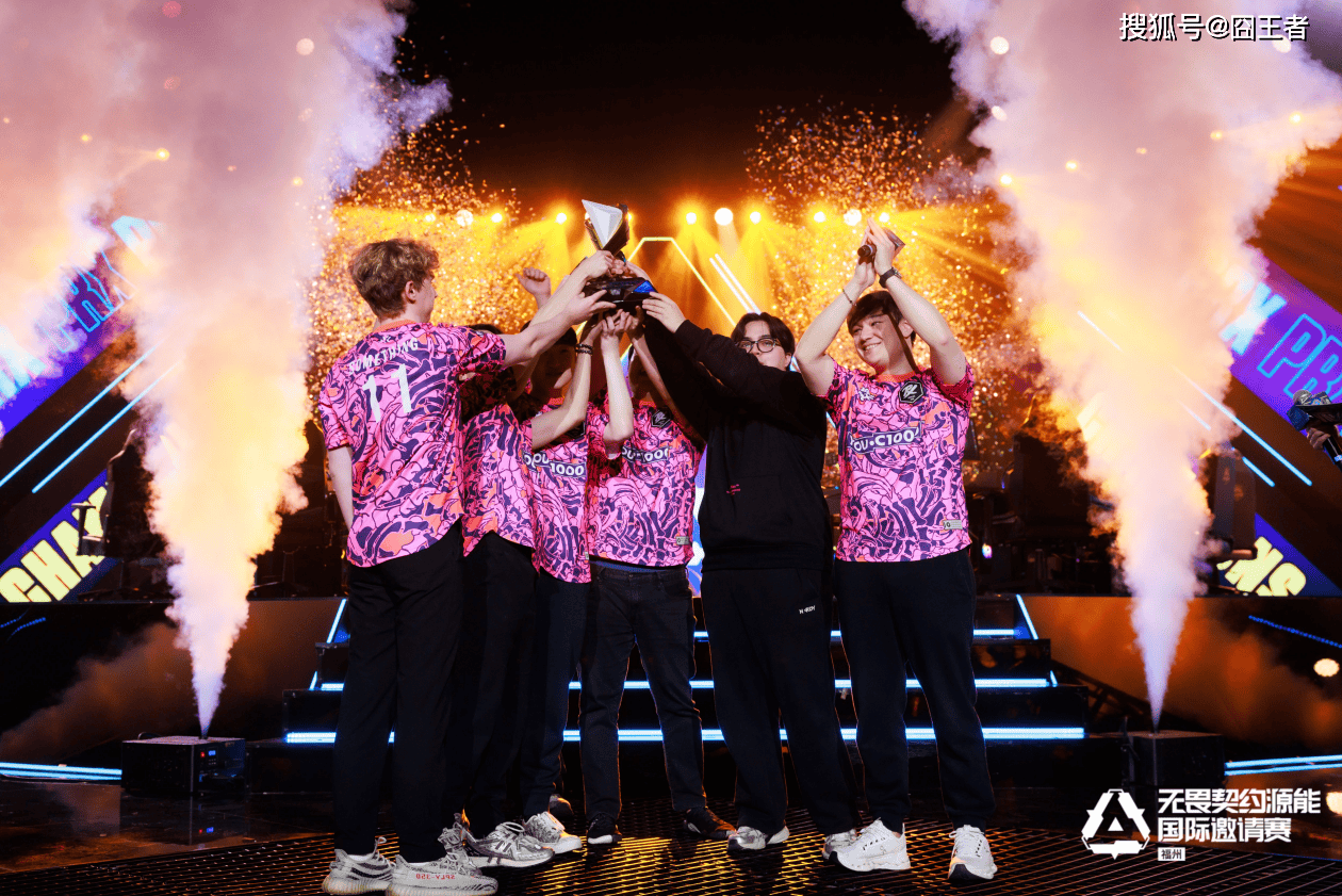 无畏契约年终档：国际邀请赛、全国总决赛与年终派对三箭齐发